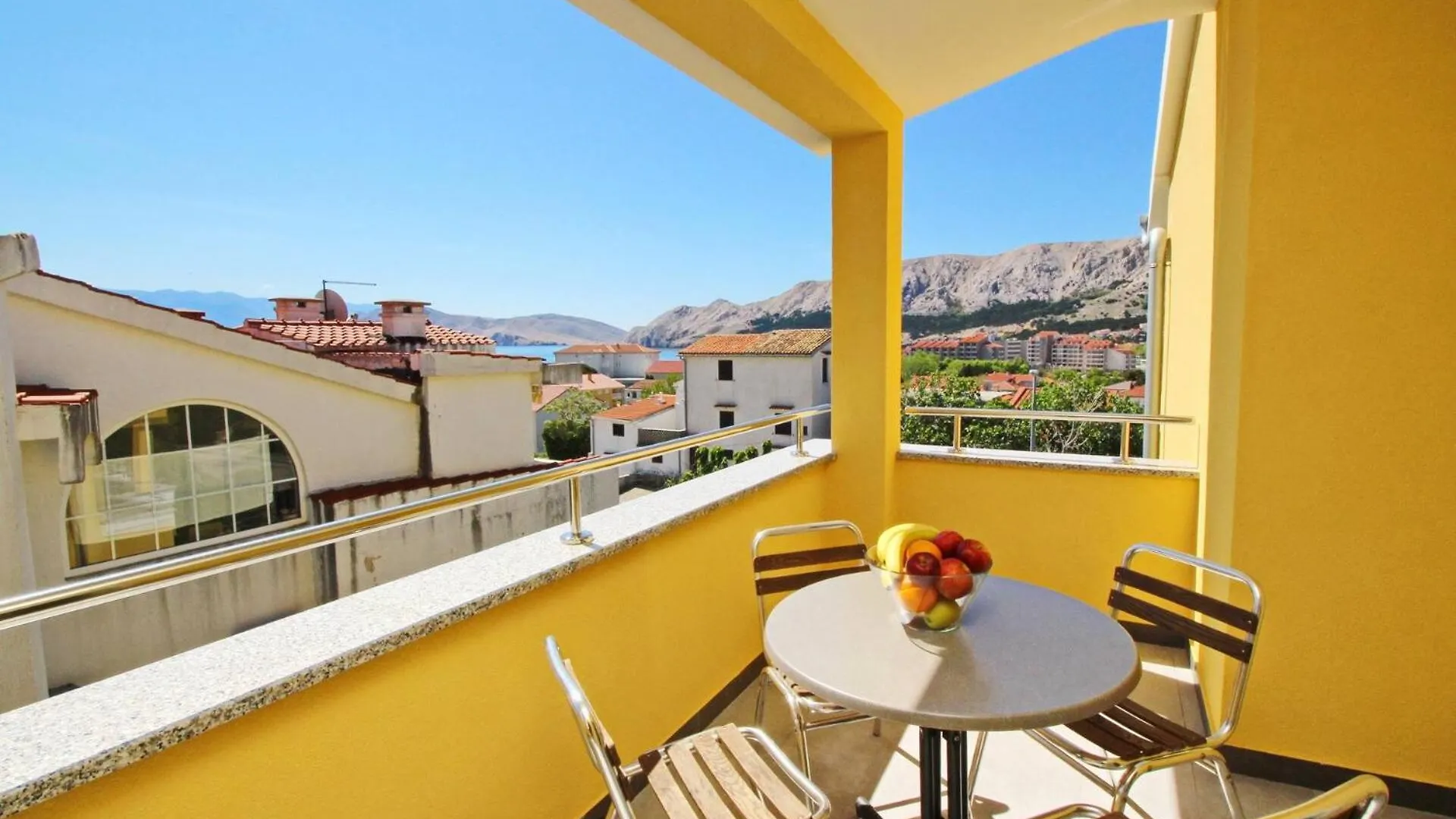 Guest house Apartments Brnic Baska